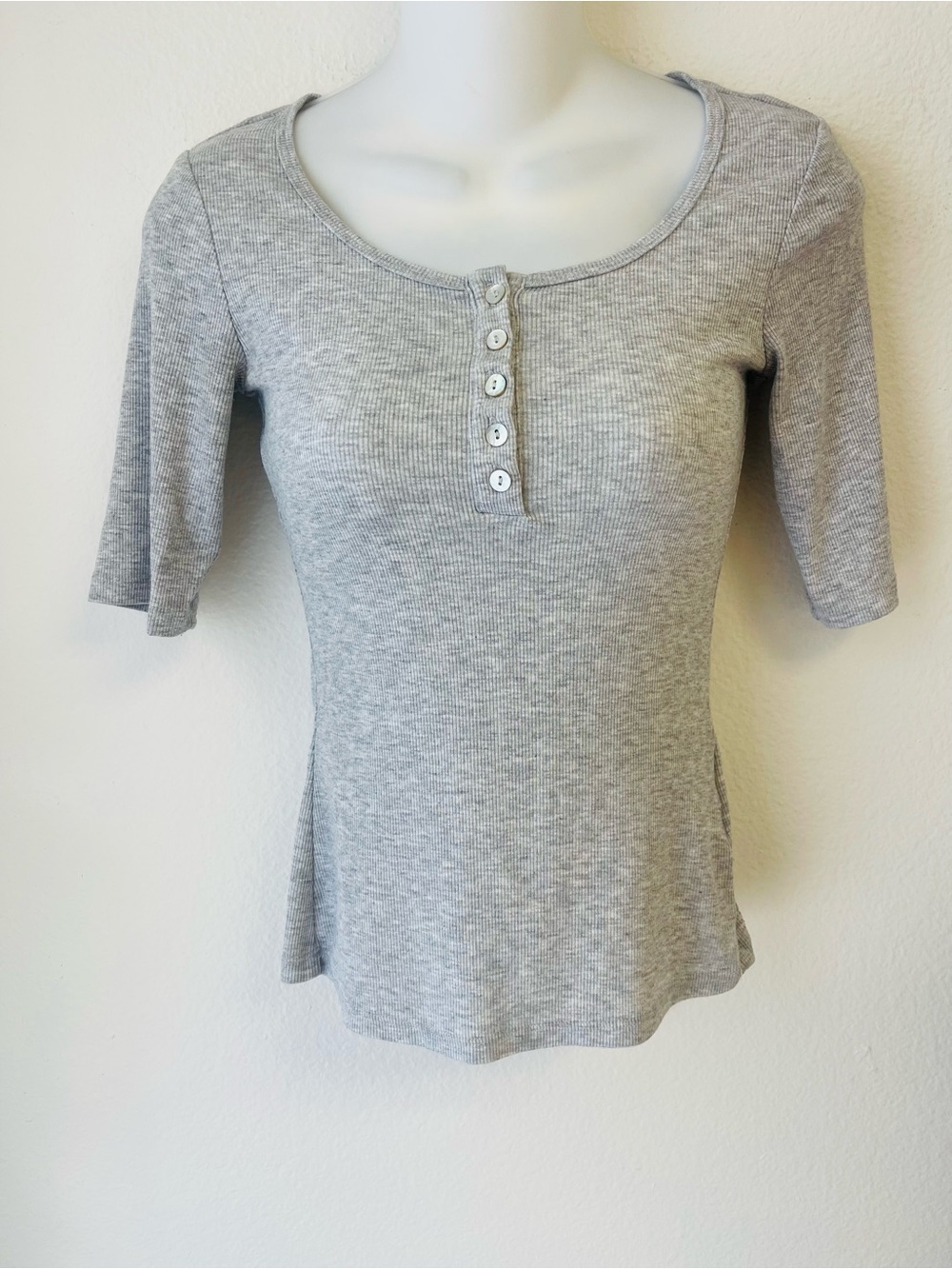 H&M Light Gray Ribbed Scoop Neck Henley Tee